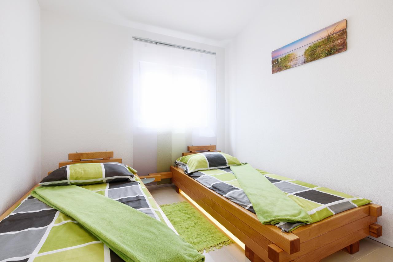 Studio Apartment Maslina Gornji Karin Exteriör bild
