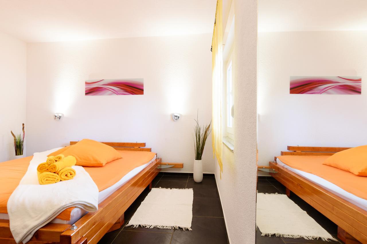 Studio Apartment Maslina Gornji Karin Exteriör bild